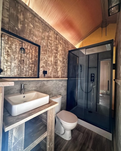 Wood Lodge Premium 27m² 2 bedrooms - with toilet block + 16m² terrace