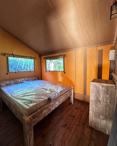 Wood Lodge Premium 27m² 2 bedrooms - with toilet block + 16m² terrace