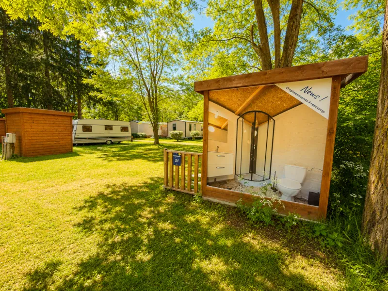 Forfait Freecamp - Emplacement Équipé D'un Sanitaire Individuel