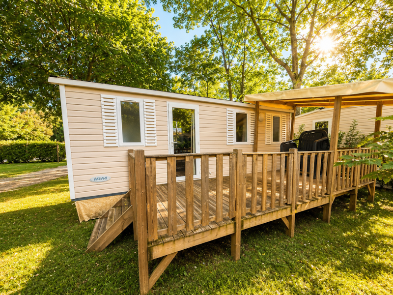 Mobilheim Standard 21m² 2 zimmer - Halbüberdachte Terrasse + TV
