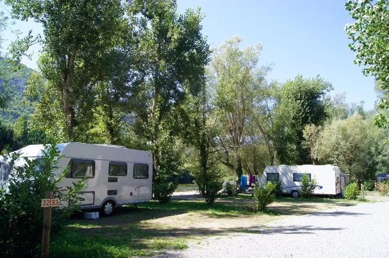 Forfait Empl. Confort- Tente(S) / Caravane + 1 Voit. (Ou 1 Camping-Car), Électr. 10 A