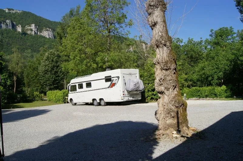 Forfait Empl. Confort- Tente(S) / Caravane + 1 Voit. (Ou 1 Camping-Car), Électr. 10 A