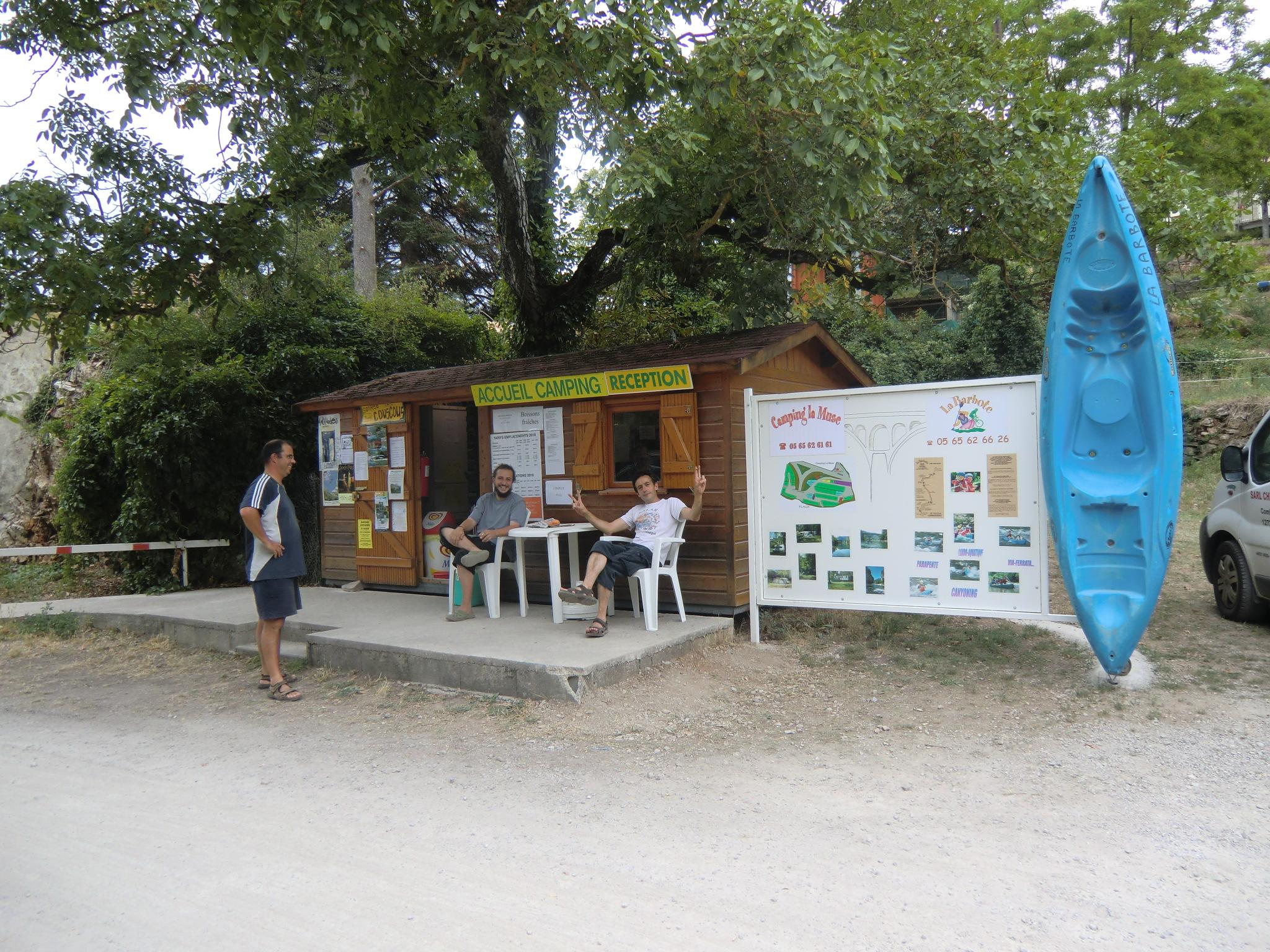 Equipe d'accueil Camping La Muse - Mostuejouls