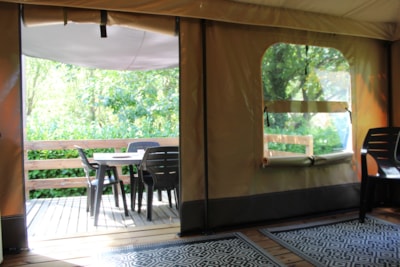 Lodge bungalow tent