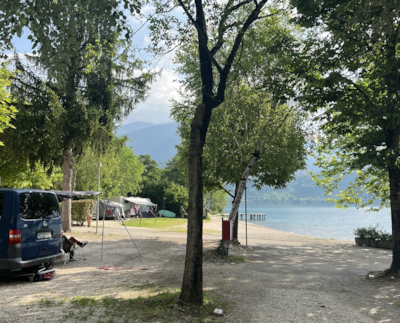 Pitch tent/caravan or camping-car + car B — 1