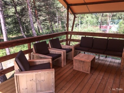 Lodge with private facilities