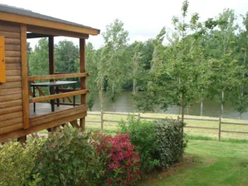 Accommodation - Chalet Premium With Lake View 34 M² (2 Bedrooms) - Camping du Lac de Bonnefon