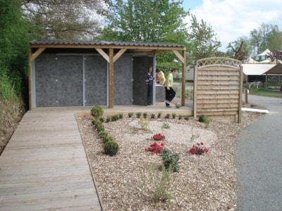 Privilege XXL pitch near the lake (10A electricity + car, tent, caravan or camper) — 4