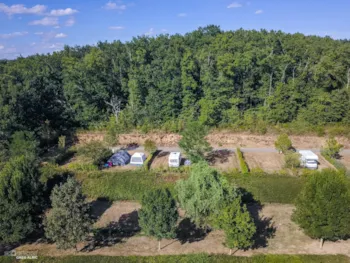 Pitch - Pitch Pack Privilège Xxl Near Lake (Electricity 10A + Car, Tent, Caravan Or Camping-Car) - Camping du Lac de Bonnefon
