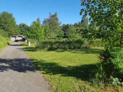 Privilege XXL pitch near the lake (10A electricity + car, tent, caravan or camper) — 5