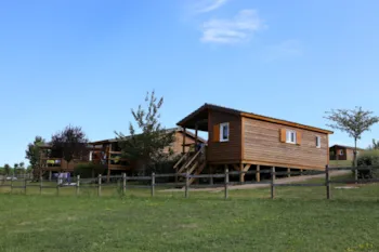 Accommodation - Chalet Premium With Lake View 35 M² (3 Bedrooms) - Camping du Lac de Bonnefon