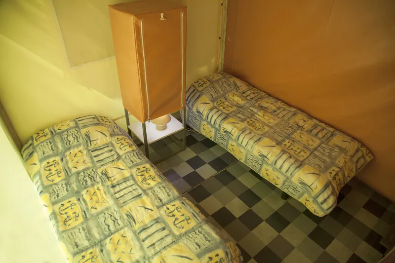 Bungalow Toilé Meublé Standard 25 M² (2 Chambres) Avec Salle De Douche Et Wc