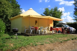 Huuraccommodatie(s) - Bungalowtent Ingericht Standard 25 M² (2 Kamers) Met Eigen Sanitair - Camping du Lac de Bonnefon