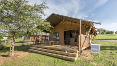 > NEW Premium 2-bedroom Safari tent