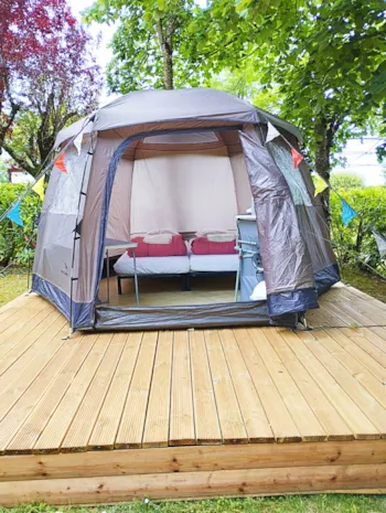 Pitch - Ready-To-Camp Pitch - Camping du Lac de Bonnefon