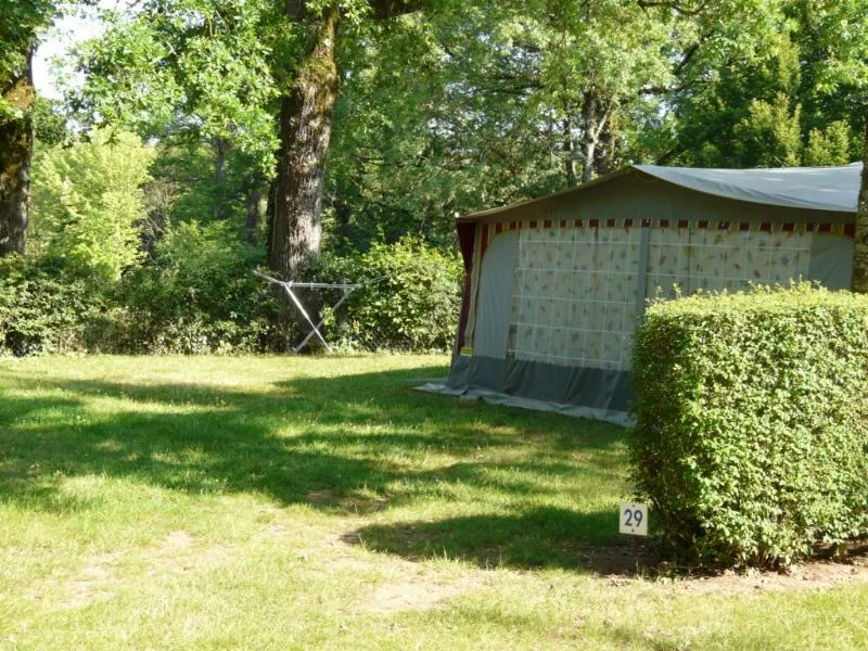 Forfait Grand Confort + 1 Voiture + 1 Tente, Caravane Ou Camping-Car Avec Électricité 10A Gcc