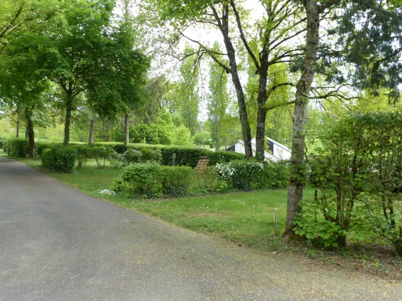 Forfait Grand Confort + 1 Voiture + 1 Tente, Caravane Ou Camping-Car Avec Électricité 10A Gcc