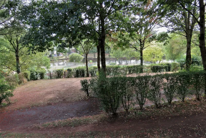 Forfait Grand Confort + 1 Voiture + 1 Tente, Caravane Ou Camping-Car Avec Électricité 10A Gcc