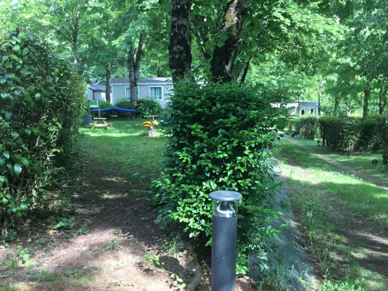 Forfait Grand Confort + 1 Voiture + 1 Tente, Caravane Ou Camping-Car Avec Électricité 10A Gcc