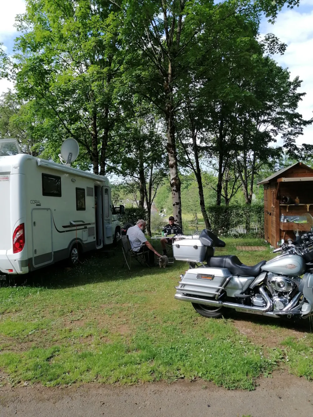 Emplacement - Forfait Emplacement + Sanitaire Individuel Privé - Camping La Peyrade