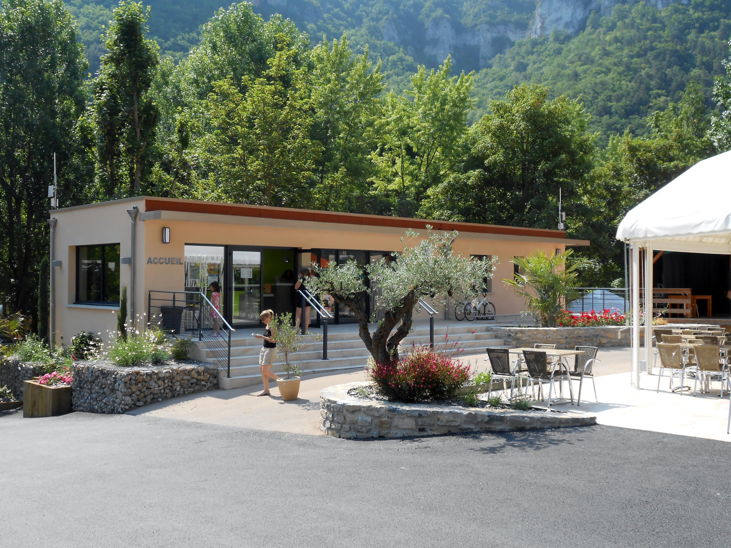 Flower Camping PEYRELADE — Photo 2