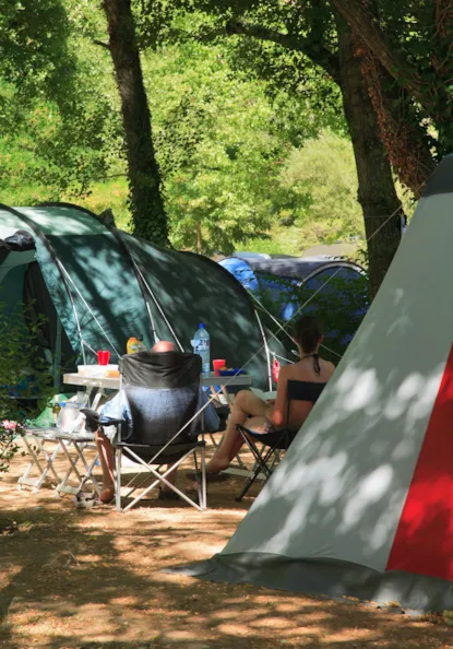 Piazzola Confort (Tenda, Roulotte, Camper / 1 Auto / Elettricità 10A)