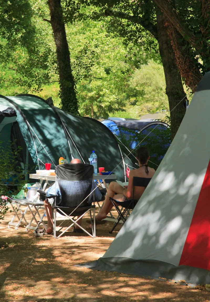 Forfait Confort (1 Tente, Caravane Ou Camping-Car / 1 Voiture / Électricité 10A)