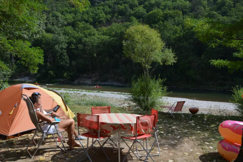Forfait Privilège (1 Tente, Caravane Ou Camping-Car / 1 Voiture / Électricité 10A) Bord De Rivière