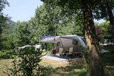 Comfort Package (1 tent, caravan or motorhome / 1 car / electricity 10A)