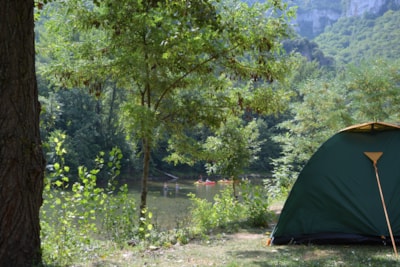 Privilege Package (1 tent, caravan or motorhome / 1 car / electricity 10A) Riverside