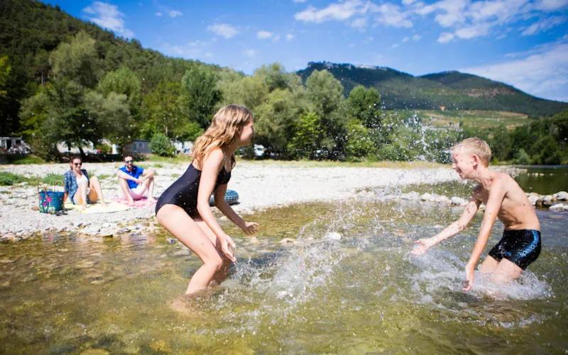 Forfait Privilège (1 Tente, Caravane Ou Camping-Car / 1 Voiture / Électricité 10A) Bord De Rivière