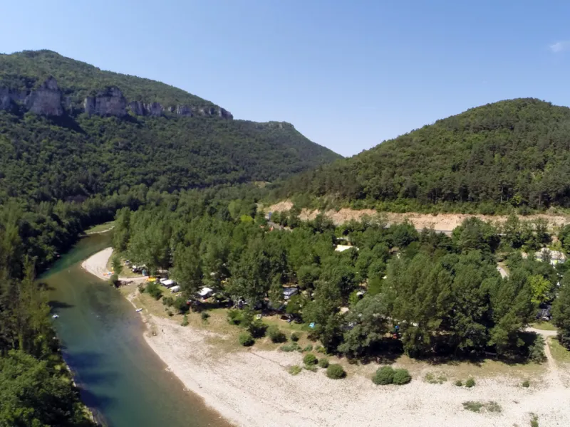 Forfait Privilège (1 Tente, Caravane Ou Camping-Car / 1 Voiture / Électricité 10A) Bord De Rivière