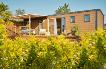 Mietunterkunft - New // Cottage Premium 3 Schlafzimmer  - 2 Badezimmer + Überdachte Terrasse + Klimaanlage + Tv - Flower Camping PEYRELADE