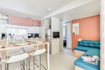 Mietunterkunft - Premium | 32M² | A/C + Tv | 3 Bedrooms | Balcony Terrace - - Camping Marvilla Parks - La Marina de Canet