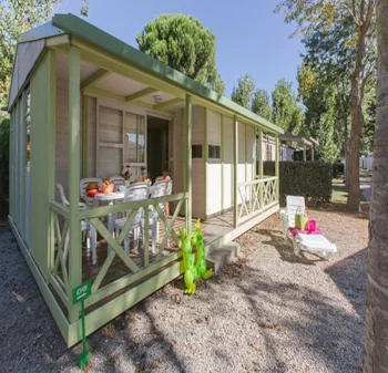 Mietunterkunft - Chalet| 35M² | 3 Bedrooms | Sheltered Terrace - - Camping Marvilla Parks - La Marina de Canet