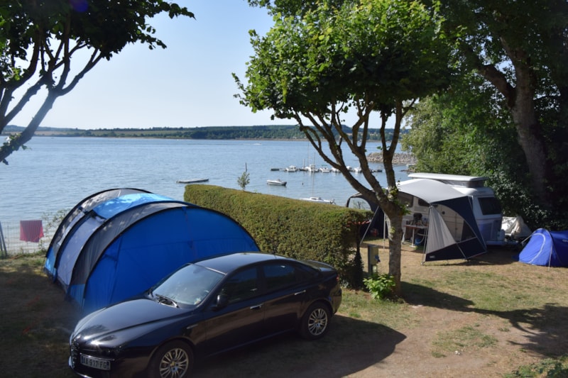 Comfort standplaats "1e lijns uitzicht op het meer"