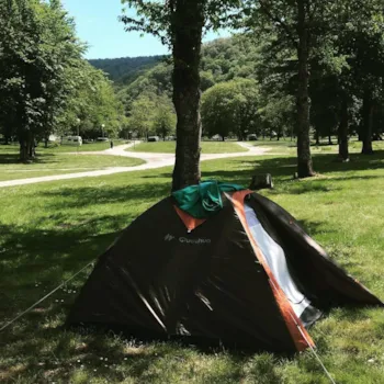 Pitch - Tent Pitch Of 200M² In The Heart Of Nature - Domaine d'Haulmé