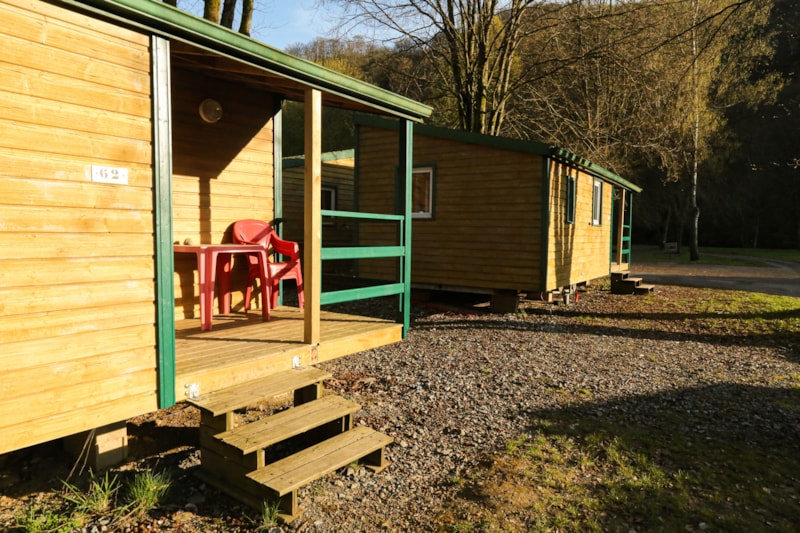 Chalet met 2 slaapkamers, keuken en apart toilet