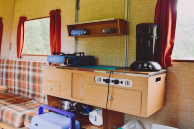 Small vintage caravan — 6