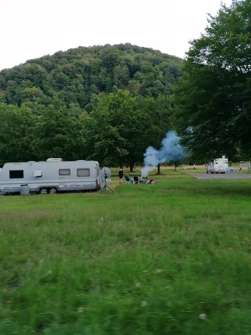 Emplacement Caravane De 200M² En Pleine Nature