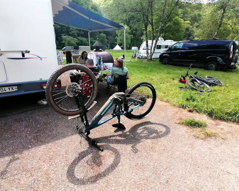 Emplacement Van / Camping Car De 200M² En Pleine Nature