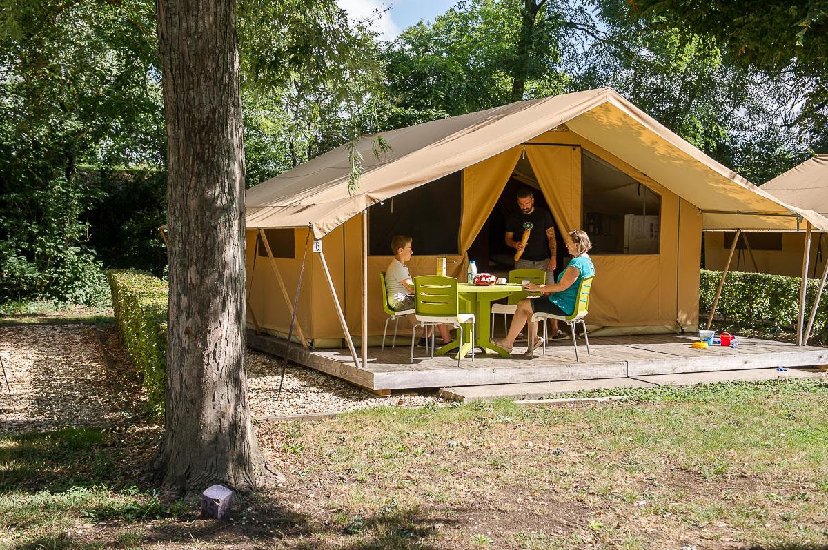 Mietunterkunft - Zelt Safari - Camping**** et Base de Loisirs La Plaine Tonique