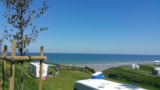 Foto #10 van Flower Camping Omaha Beach