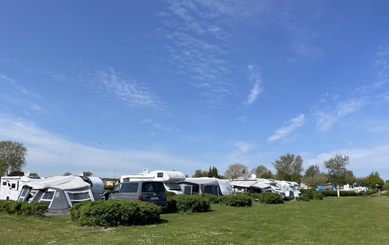 Stellplatz Standard ca. 95 - 109 m² in Wassernähe