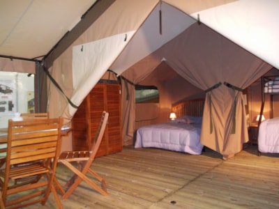 Victoria's Lodge 30m² - 2 bedrooms (without private facilities)