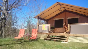 Huuraccommodatie(s) - Victoria's Lodge 30M² - 2 Slaapkamers (Zonder Privé-Sanitair) - Camping LES CALQUIERES