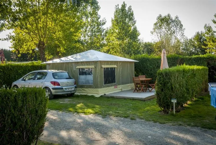 Bungalow Toilé Meublé 20M² 2 Chambres (Pas De Sanitaires Privatifs)