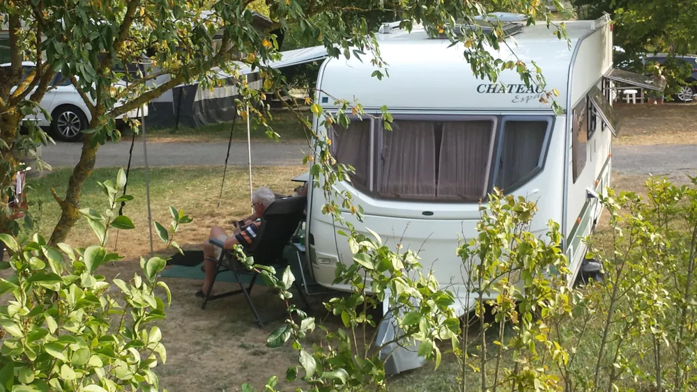 Emplacement - Emplacement Grand Confort - Camping LES CALQUIERES