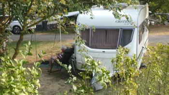 Kampeerplaats(en) - Standplaats Grand Confort - Camping LES CALQUIERES
