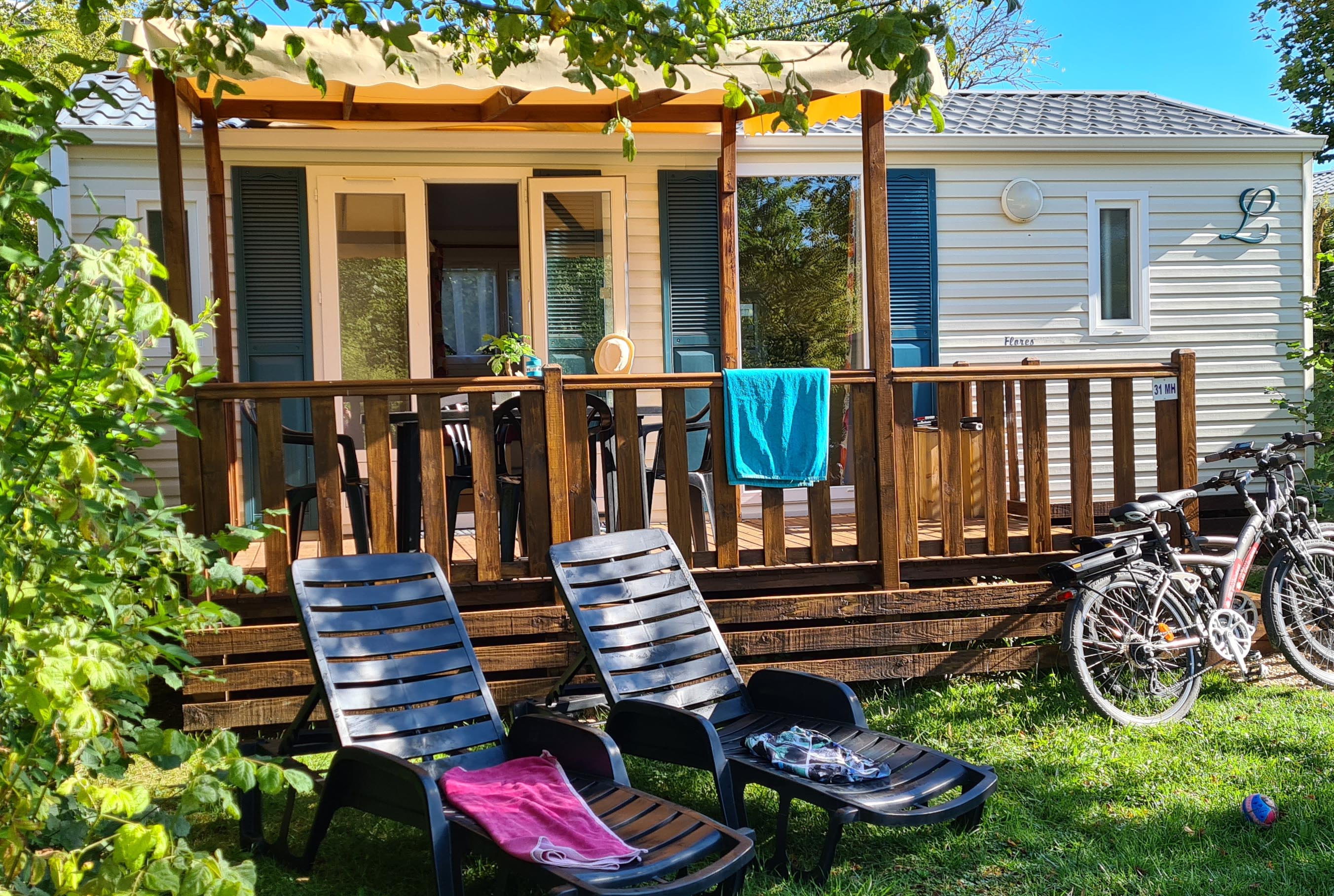 Accommodation - Mobil-Home Confort Sunny 30 M² - 2 Bedrooms (+ Dishwasher) - Camping LES CALQUIERES